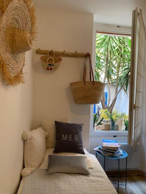 Jolie Studette Avec Patio Style Cabanon Apartment